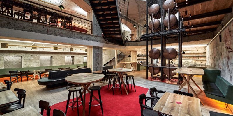 Červený Jelen na čtvrtou - Gastronomie | Architektura | Atmosféra | Pospolitost