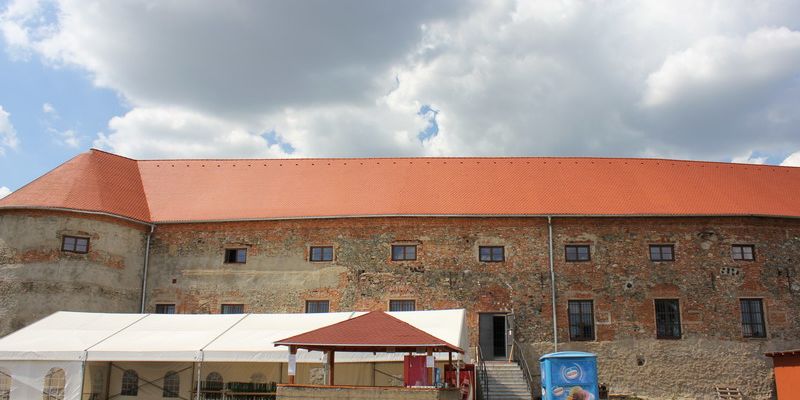Hrad a Zámek Dolní Kounice u Brna