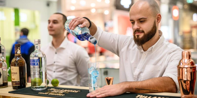 Bar and cocktail catering