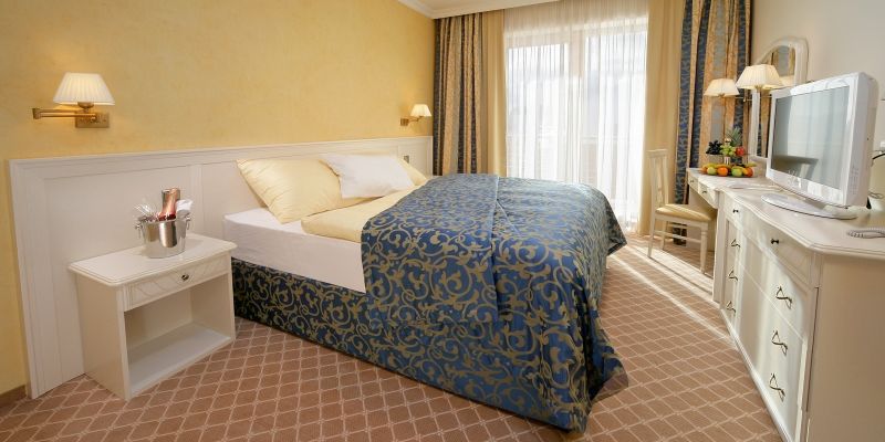 RESIDENCE HOTEL & CLUB