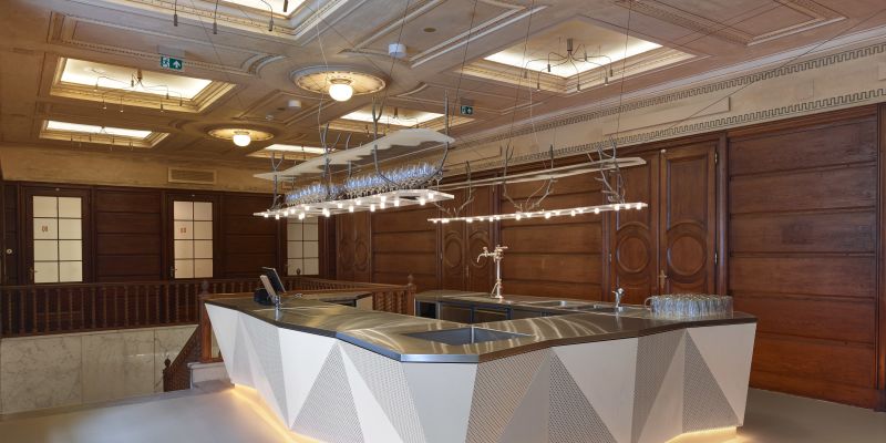 Červený Jelen na čtvrtou - Gastronomie | Architektura | Atmosféra | Pospolitost