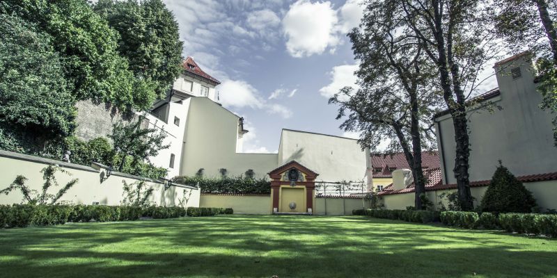Hartigovský palác