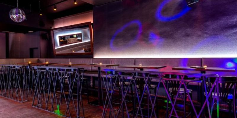 Retro Praha - Retro Cocktail & Music Bar