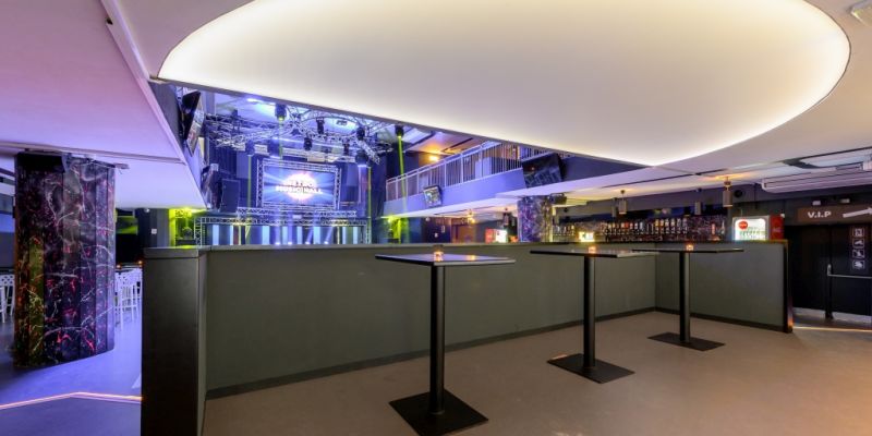 Retro Praha - Retro Cocktail & Music Bar