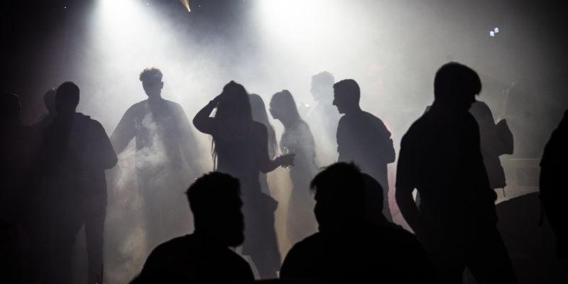 NEO music bar & shisha lounge