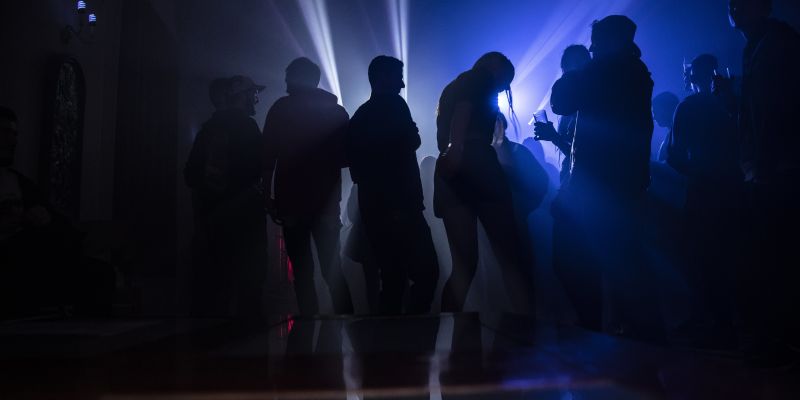 NEO music bar & shisha lounge