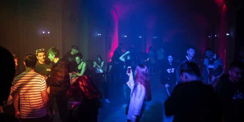 NEO music bar & shisha lounge