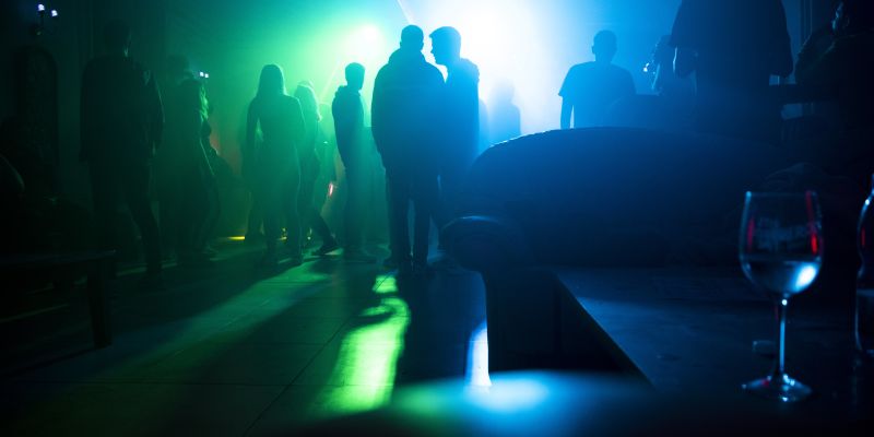 NEO music bar & shisha lounge