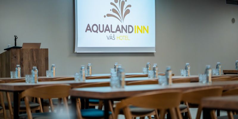 Hotel Aqualand INN na břehu Mušovského jezera pod Pálavou