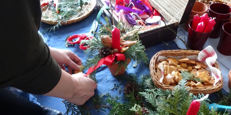 MOBILNÍ KREATIVNÍ VÝTVARNÉ DÍLNY - Quilling – tvoření z proužků papíru