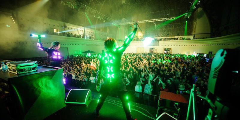 Pyroterra - Fire & Light show - DANCESHOW PYROTERRA