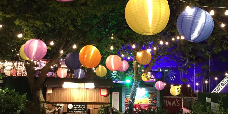 Garden party – velkolepá akce, přátelské posezení nebo koncert jazzové hudby?