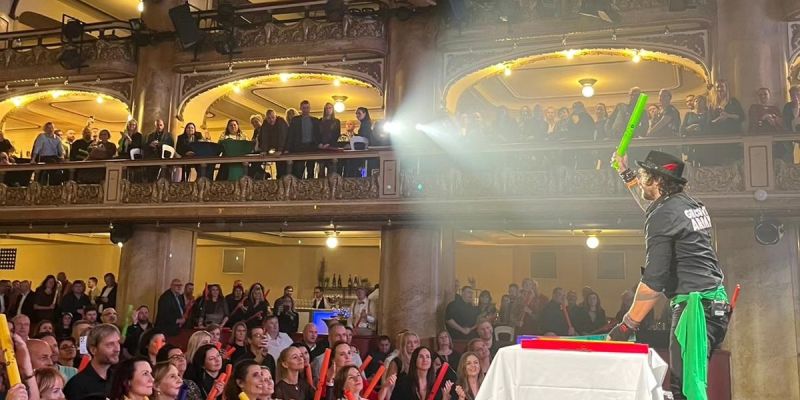 Tokhi & the Groove Army - Barevná symfonie