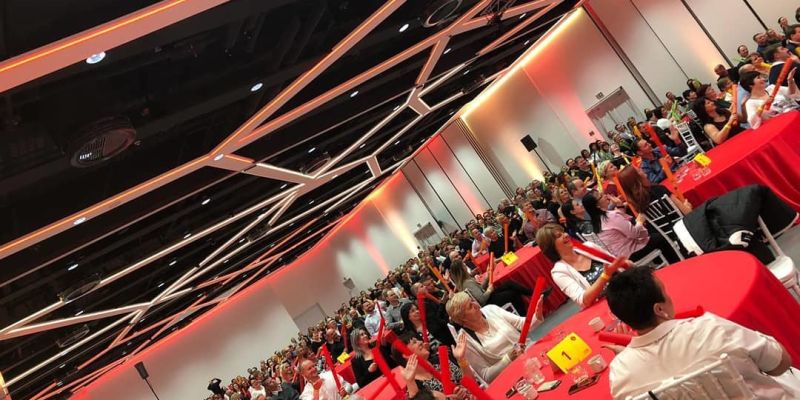 Tokhi & the Groove Army - Barevná symfonie