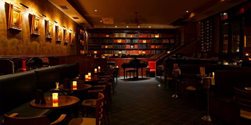 Týnská Bar and Books