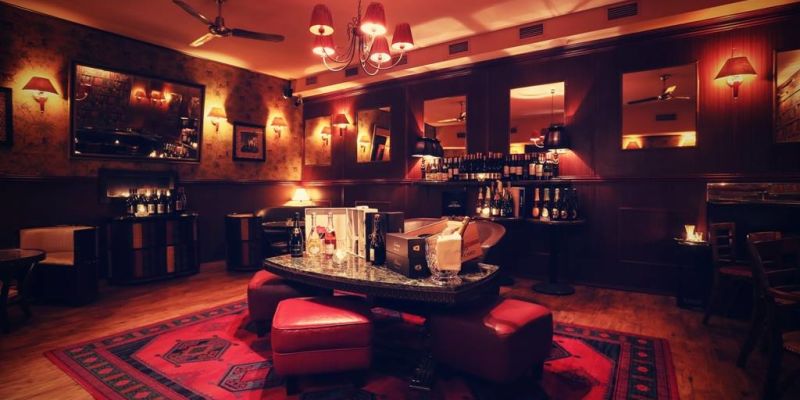 Týnská Bar and Books