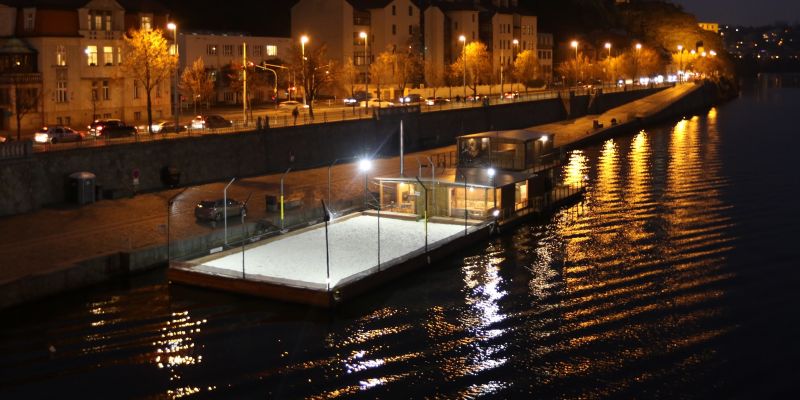 Kayak Beach Bar