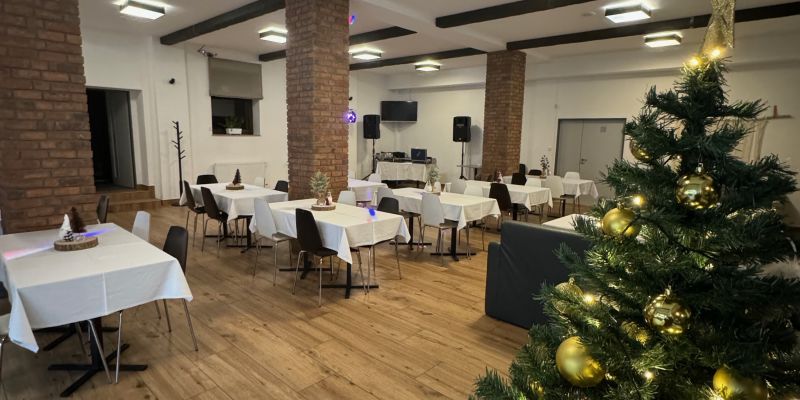 Vánoční a novoroční večírky 2025: trend, prestiž i investice do firemní kultury