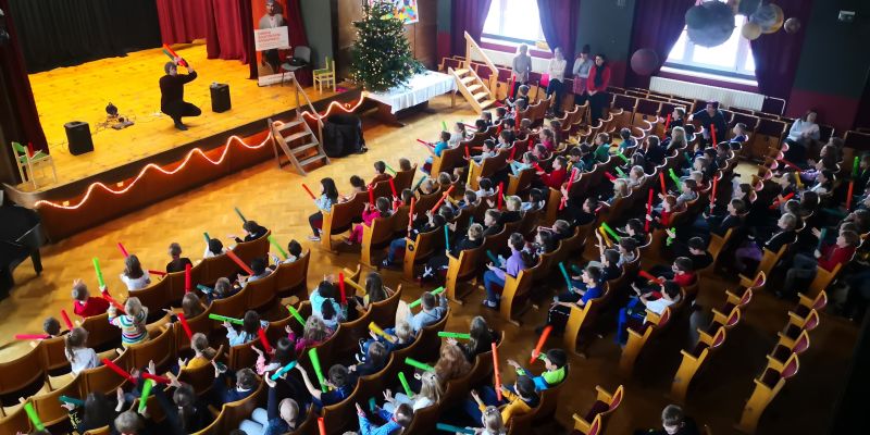 Tokhi & the Groove Army - Bubny do škol