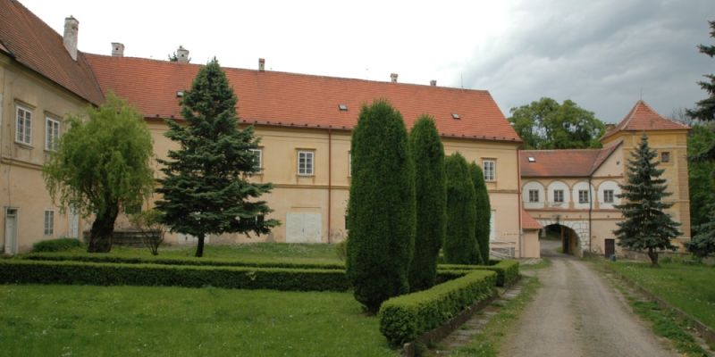 Zámek Račice