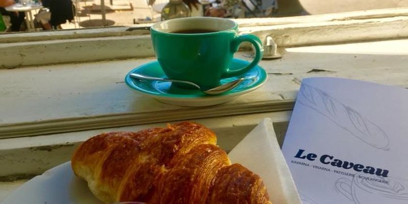 Le Caveau