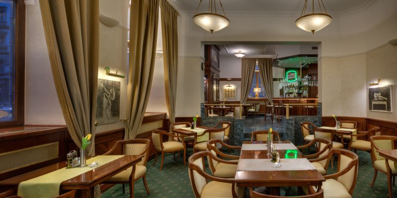 Boutique hotel Seven Days - V-Café Bar & Restaurant