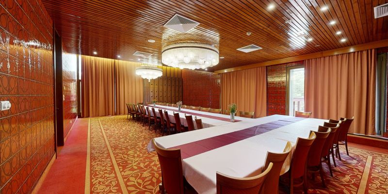 Hotel Montfort**** - Červený salónik