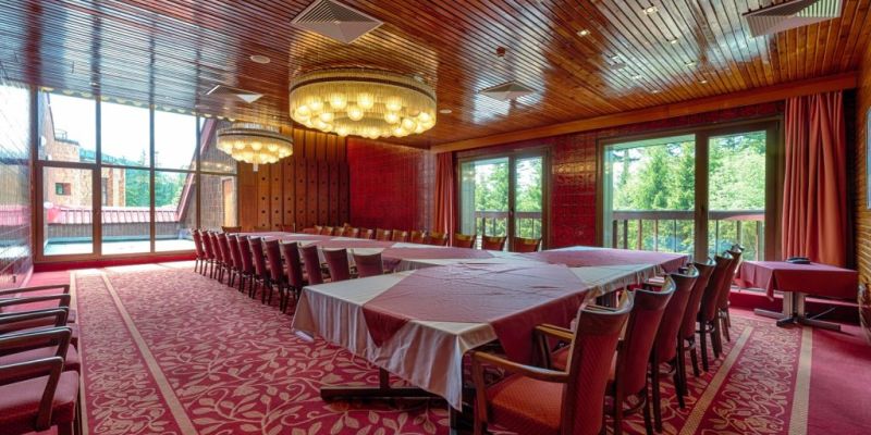 Hotel Montfort**** - Červený salónik