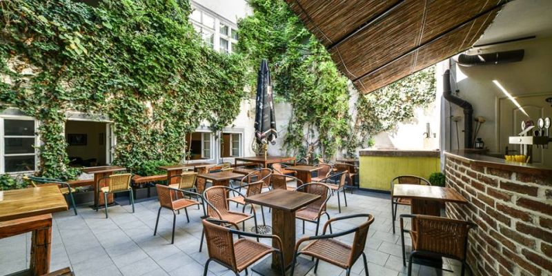 NAPA bar and gallery