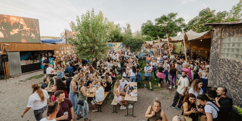 Rohan BEERGARDEN & Venue - Chill out zóna