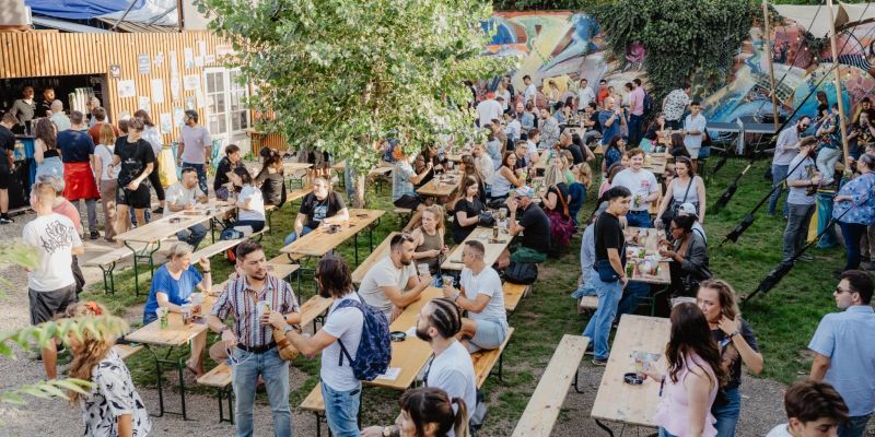 Rohan BEERGARDEN & Venue - Chill out zóna