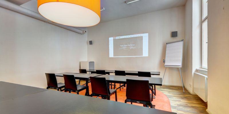 Impact Hub Ostrava - Oranžová konferenční místnost