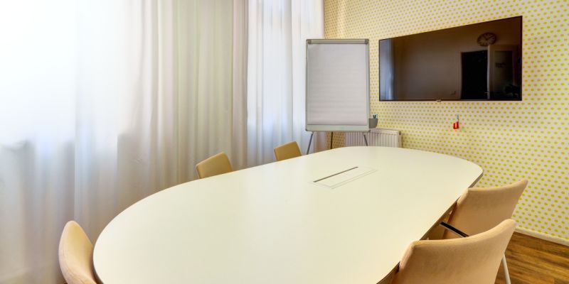 Impact Hub Ostrava - Žlutá zasedačka