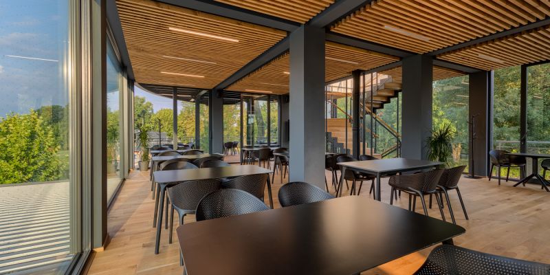 Dog in Dock – Vinařství a eventové centrum ve Veselí nad Moravou - Bistro