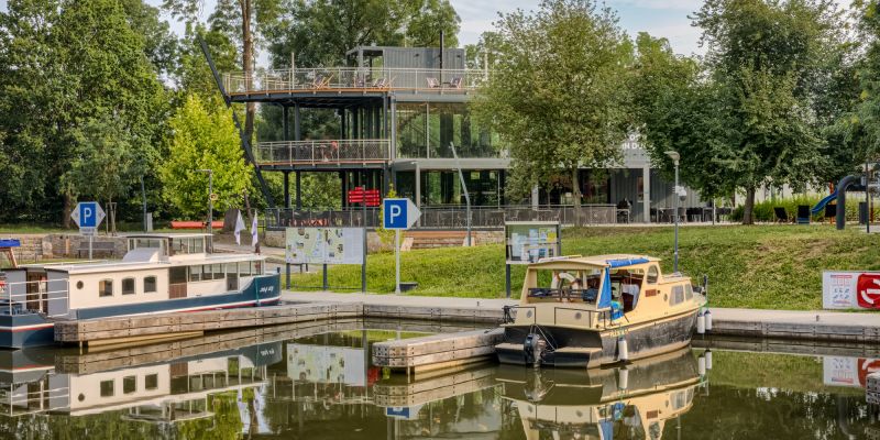 Dog in Dock – Vinařství a eventové centrum ve Veselí nad Moravou