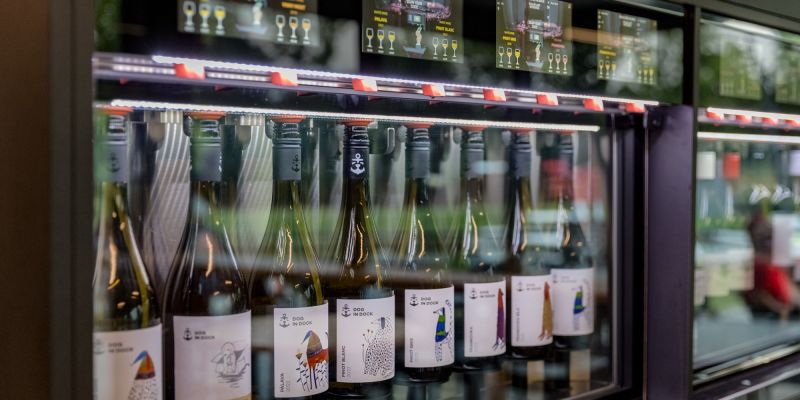 Dog in Dock – Vinařství a eventové centrum ve Veselí nad Moravou - Bistro