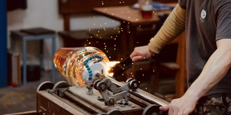 V srdci sklářského řemesla: Zažijte sklárnu Rückl