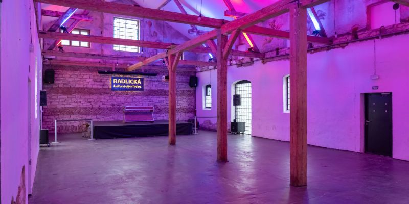 Radlická kulturní sportovna - Hlavní budova