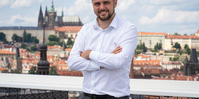 „Věříme v sílu emocí, autenticity a lidské kreativity. Chceme být místem, kde se tvoří vzpomínky a kam se lidé zároveň budou rádi vracet.“ říká jednatel Máj – House of Fun