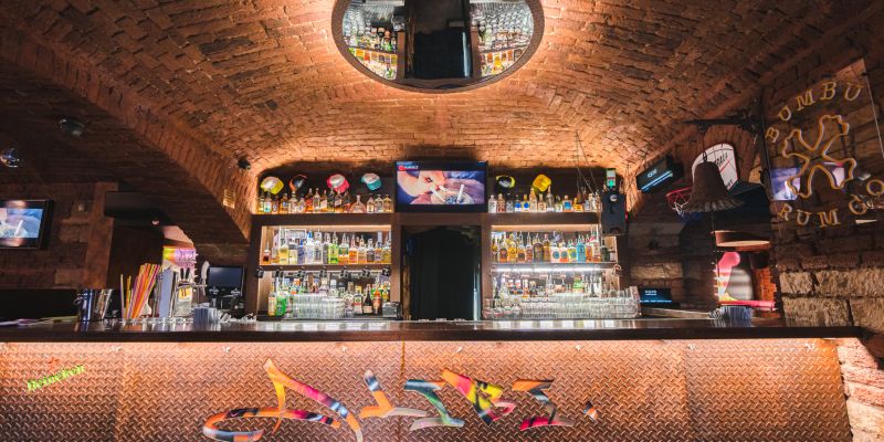 ALIBI. cocktail&music bar