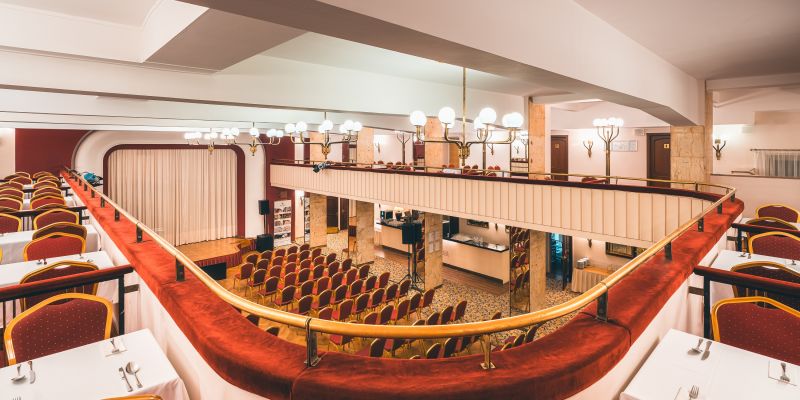 Vstupte do světa firemních akcí plných elegance, profesionality a pohodlí v Hotelu Belvedere.