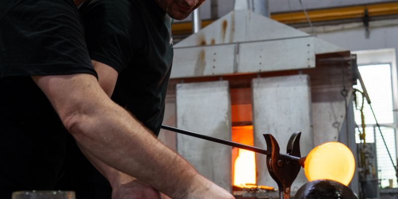 V srdci sklářského řemesla: Zažijte sklárnu Rückl