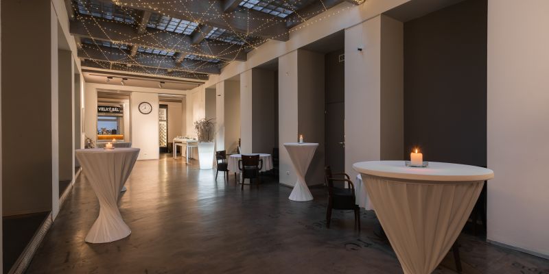 Zážitky na míru v samém srdci Prahy? Vítejte v Galerii kavárny Louvre!