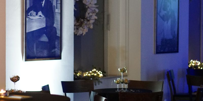 Zážitky na míru v samém srdci Prahy? Vítejte v Galerii kavárny Louvre!