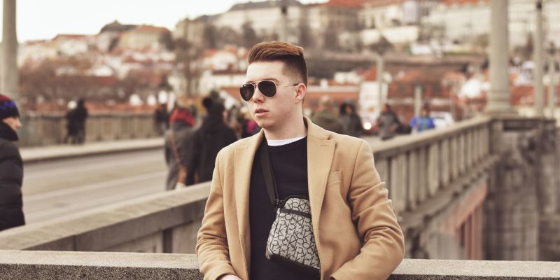 Moderátor Jakub Jíra