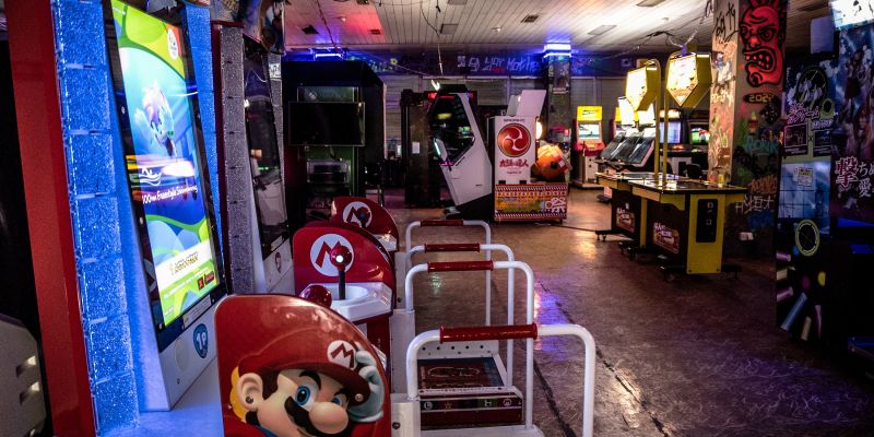 Fun Arena - Cyber Arcade