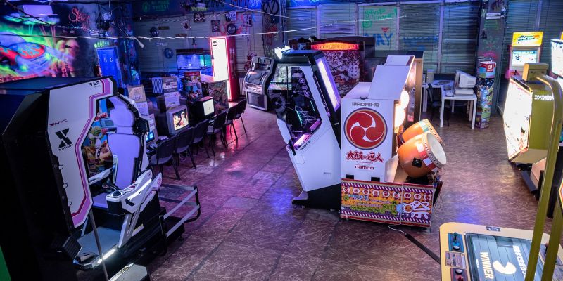 Fun Arena - Cyber Arcade