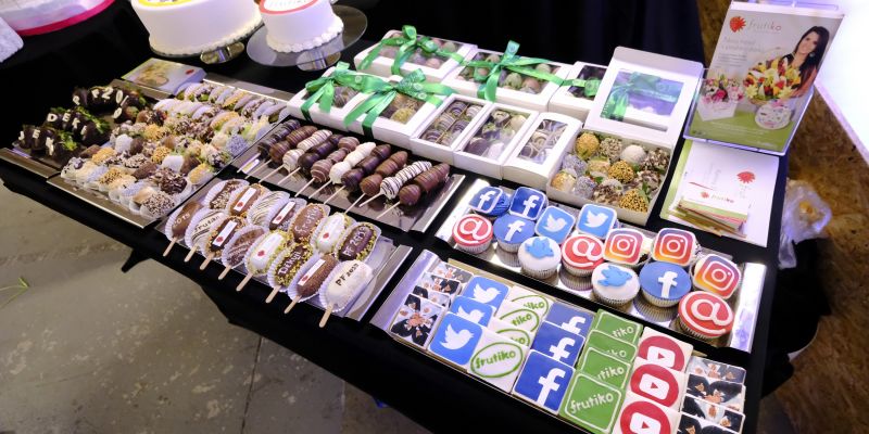 Catering a občerstvení na firemní akce (rozvoz, dezerty a zákusky) - Catering a občerstvení na firemní akce (rozvoz, dezerty a zákusky)