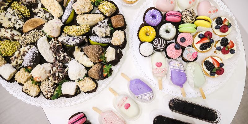 Catering a občerstvení na firemní akce (rozvoz, dezerty a zákusky) - Catering a občerstvení na firemní akce (rozvoz, dezerty a zákusky)