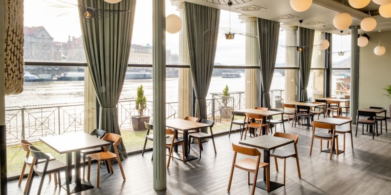 Nedělní brunch na Občanské plovárně